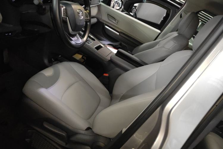 Used Toyota Granvia 2024 2.5L Hybrid Comfort Edition Left Front Seat