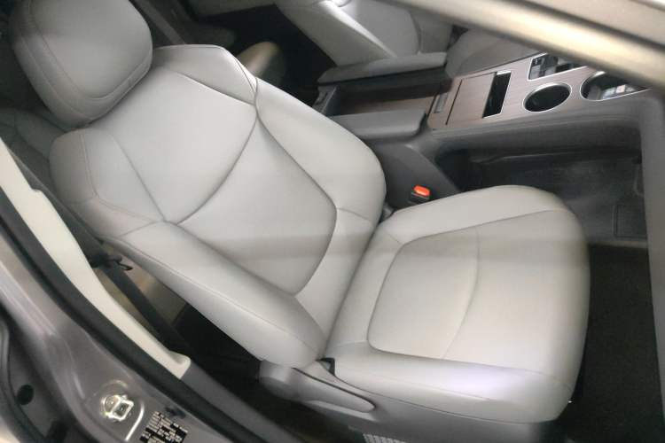 Used Toyota Granvia 2024 2.5L Hybrid Comfort Edition Right Front Seat