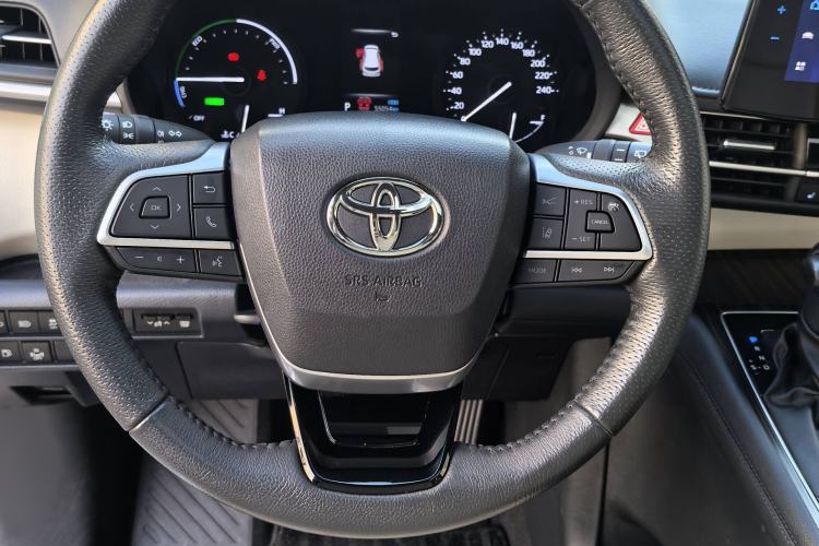 Used Toyota Granvia 2022 2.5L Hybrid Prestige Edition Steering Wheel
