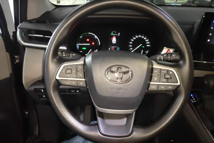 Used Toyota Granvia 2024 2.5L Hybrid Comfort Edition Steering Wheel