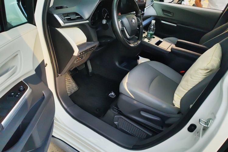 Used Toyota Granvia 2024 2.5L Hybrid Comfort Edition Driver Seat