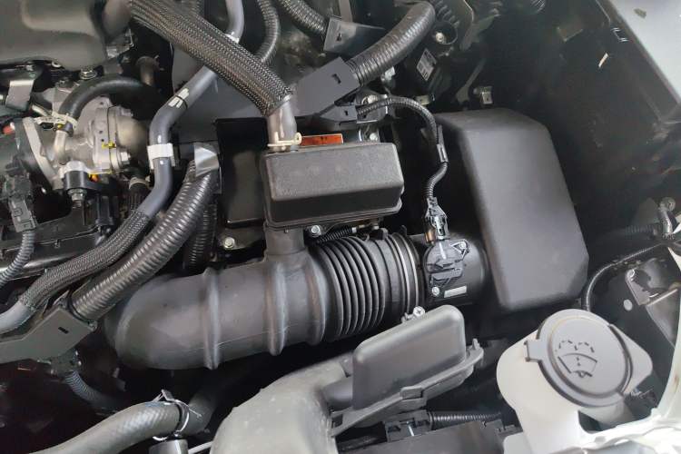 Used Toyota Granvia 2024 2.5L Hybrid Comfort Edition Engine Bay Left