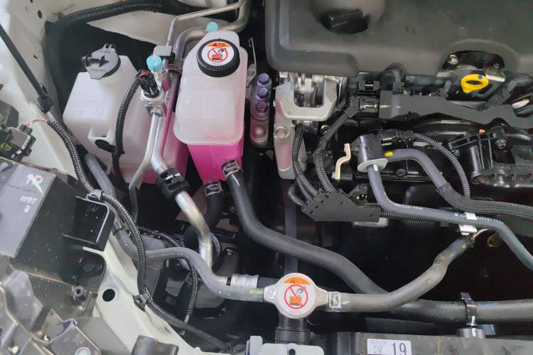 Used Toyota Granvia 2024 2.5L Hybrid Comfort Edition Engine Bay Right