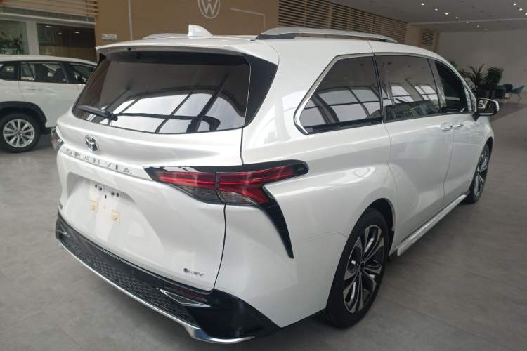 Used Toyota Granvia 2024 2.5L Hybrid Prestige ULTRA Edition Exterior 3