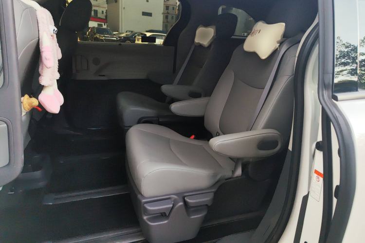 Used Toyota Granvia 2024 2.5L Hybrid Comfort Edition Left Rear Seat