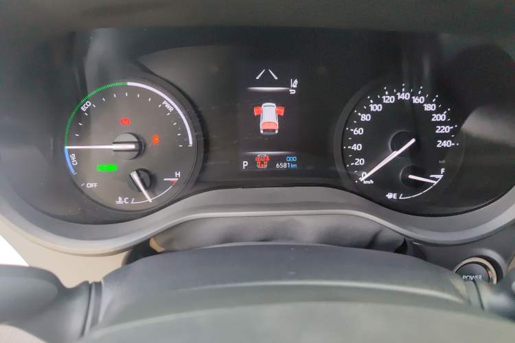 Used Toyota Granvia 2024 2.5L Hybrid Comfort Edition Odometer Close Up