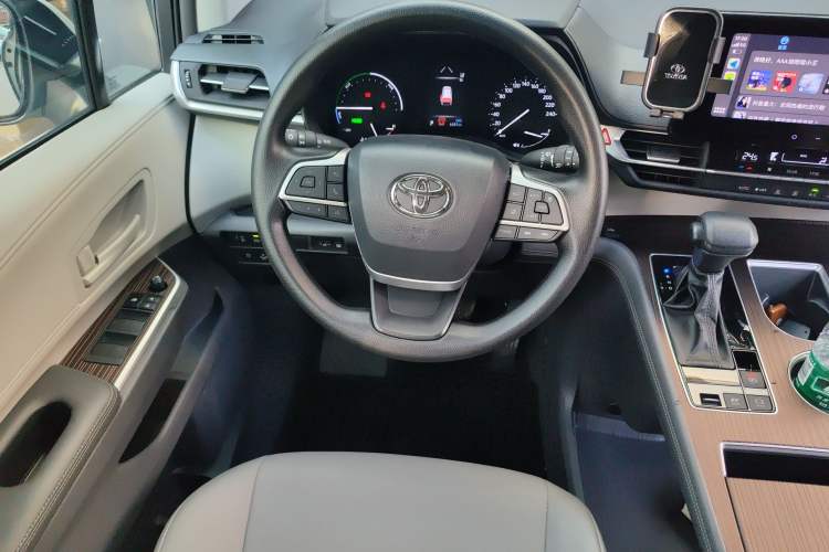 Used Toyota Granvia 2024 2.5L Hybrid Comfort Edition Steering Wheel