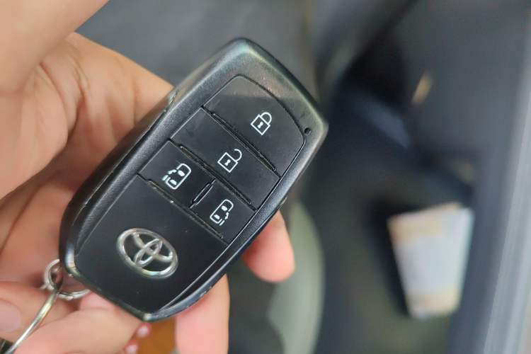 Used Toyota Granvia 2024 2.5L Hybrid Comfort Edition Vehicle Key