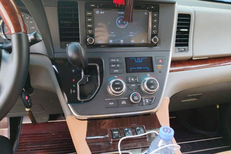 Used Toyota Granvia  Audio And AC Panel