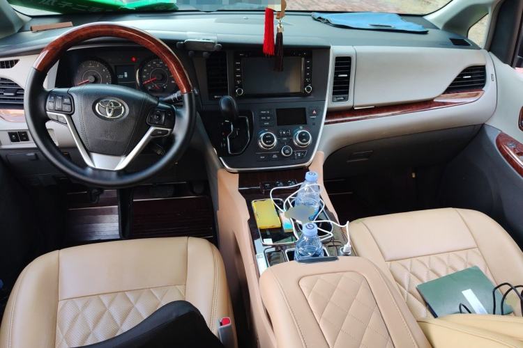 Used Toyota Granvia  Center Console