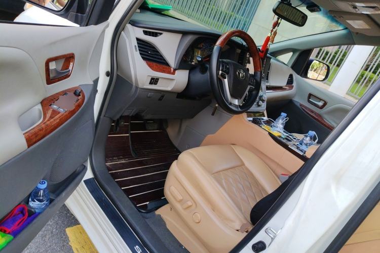 Used Toyota Granvia  Driver Seat