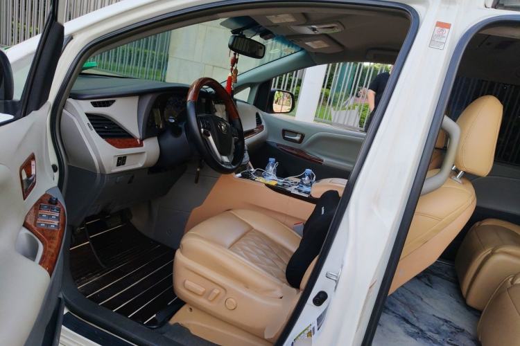 Used Toyota Granvia  Left Front Seat