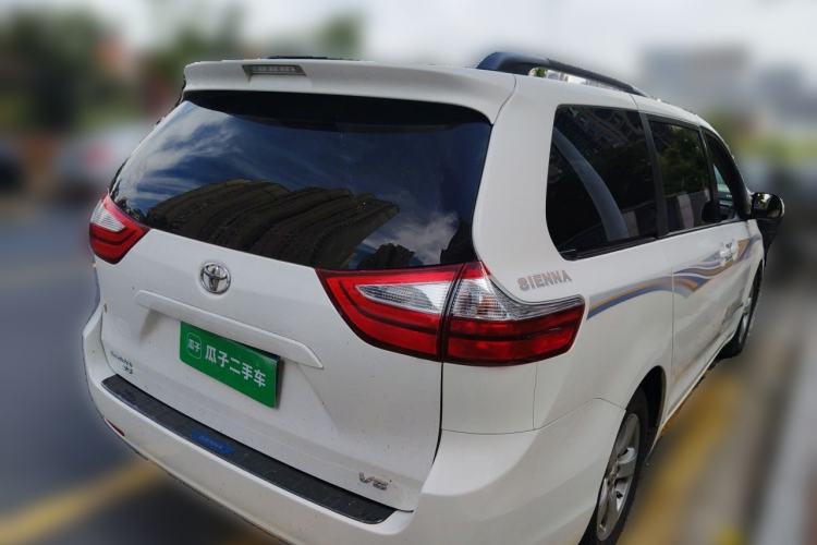 Used Toyota Granvia  Rear Right 45 Deg