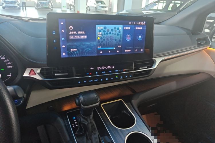 Used Toyota Granvia 2022 2.5L Hybrid Prestige Edition Audio And AC Panel