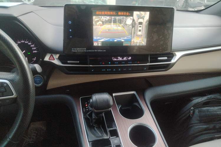 Used Toyota Granvia 2022 2.5L Hybrid Premium Edition Audio And AC Panel
