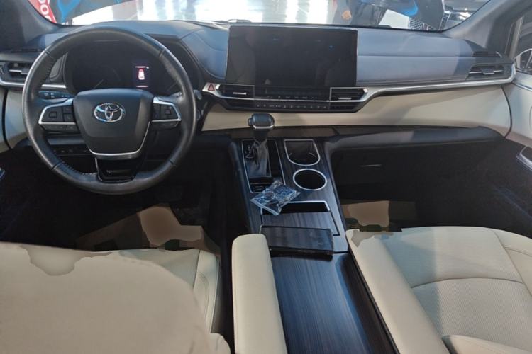 Used Toyota Granvia 2022 2.5L Hybrid Prestige Edition Center Console
