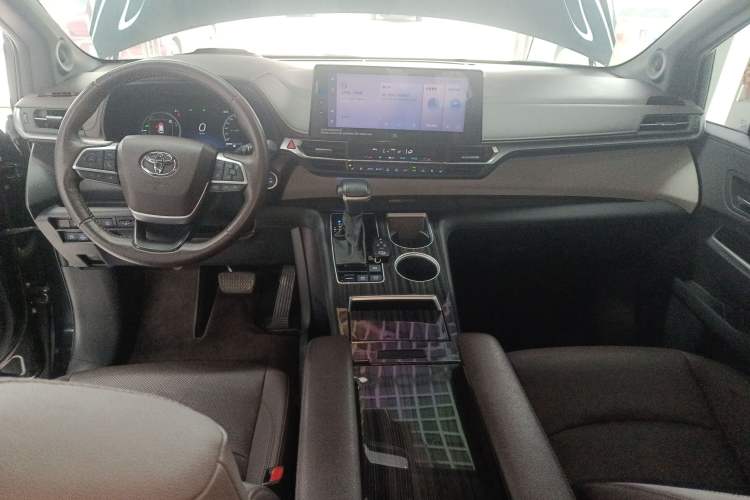 Used Toyota Granvia 2022 2.5L Hybrid Flagship Edition Center Console