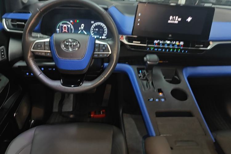Used Toyota Granvia 2022 2.5L Hybrid Flagship Edition Center Console