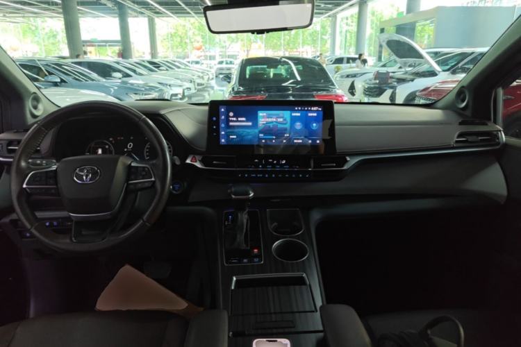 Used Toyota Granvia 2022 2.5L Hybrid Flagship Edition Center Console