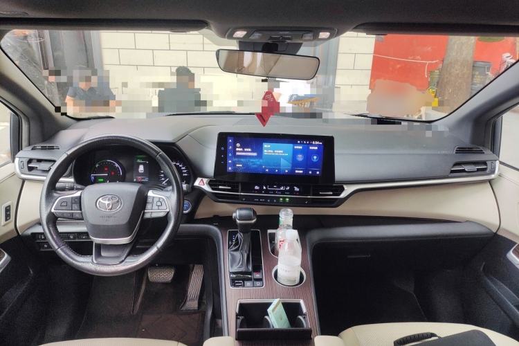 Used Toyota Granvia 2022 2.5L Hybrid Premium Edition Center Console