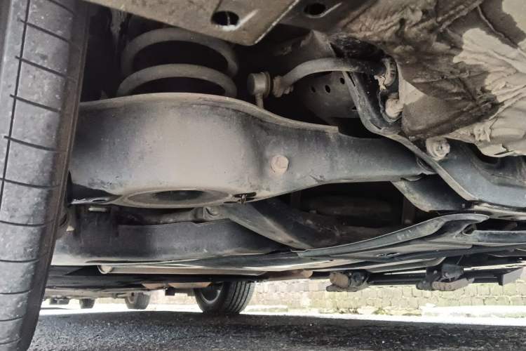 Used Toyota Granvia 2022 2.5L Hybrid Flagship Edition Chassis Rear Left