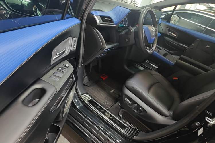 Used Toyota Granvia 2022 2.5L Hybrid Flagship Edition Driver Seat