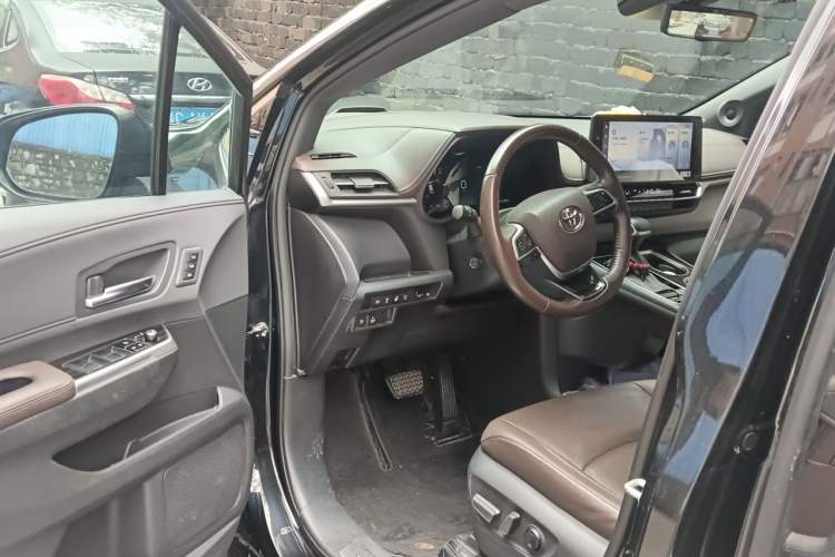 Used Toyota Granvia 2022 2.5L Hybrid Flagship Edition Driver Seat