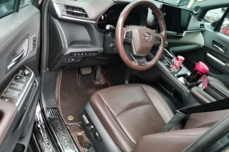 Used Toyota Granvia 2022 2.5L Hybrid Flagship Edition Driver Seat