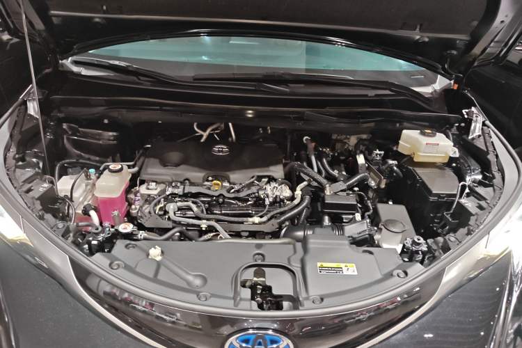 Used Toyota Granvia 2022 2.5L Hybrid Premium Edition Engine Bay