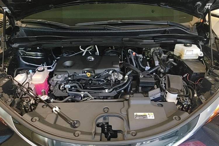Used Toyota Granvia 2022 2.5L Hybrid Prestige Edition Engine Bay