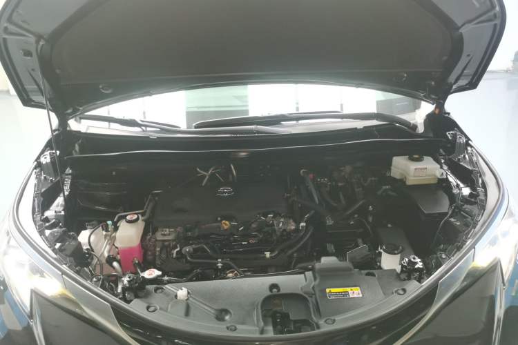 Used Toyota Granvia 2022 2.5L Hybrid Premium Edition Engine Bay