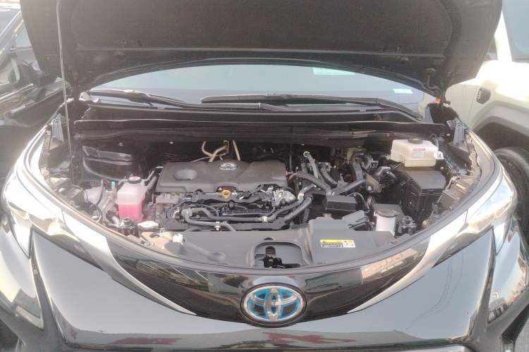 Used Toyota Granvia 2022 2.5L Hybrid Premium Edition Engine Bay
