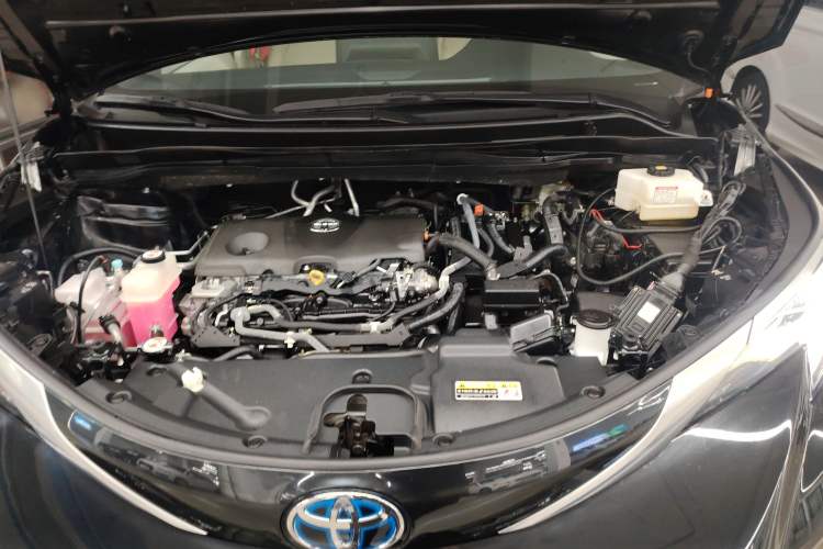 Used Toyota Granvia 2022 2.5L Hybrid Premium Edition Engine Bay