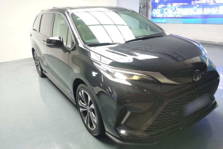 Used Toyota Granvia 2022 2.5L Hybrid Premium Edition Exterior 1