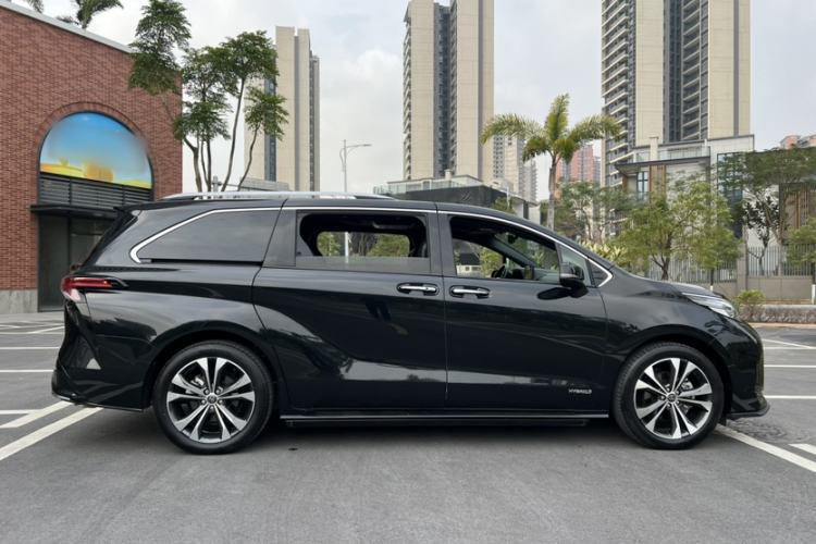 Used Toyota Granvia 2022 2.5L Hybrid Flagship Edition Exterior 11