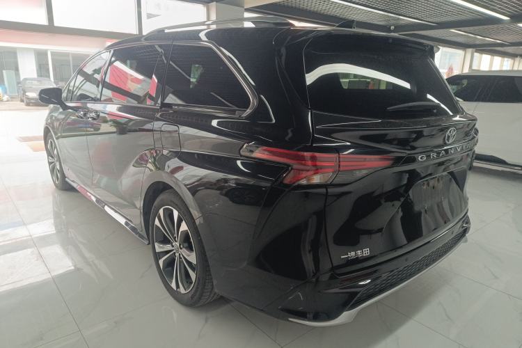 Used Toyota Granvia 2022 2.5L Hybrid Flagship Edition Exterior 2