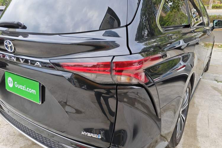 Used Toyota Granvia 2022 2.5L Hybrid Flagship Edition Exterior 3