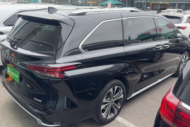 Used Toyota Granvia 2022 2.5L Hybrid Flagship Edition Exterior 3