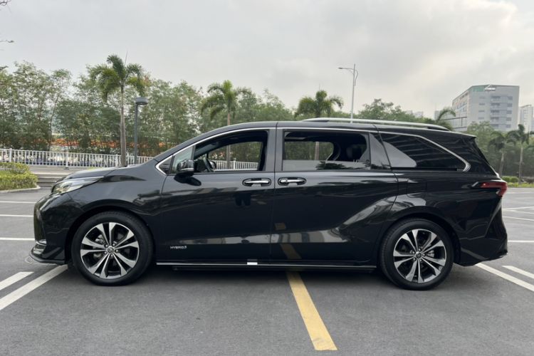 Used Toyota Granvia 2022 2.5L Hybrid Flagship Edition Exterior 4