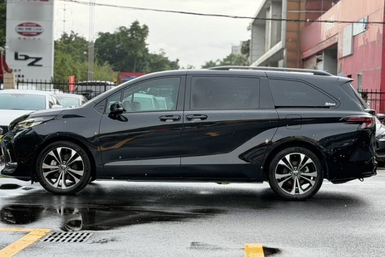 Used Toyota Granvia 2022 2.5L Hybrid Flagship Edition Exterior 7