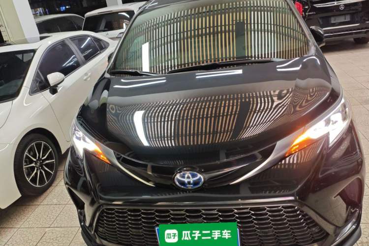 Used Toyota Granvia 2022 2.5L Hybrid Flagship Edition Front