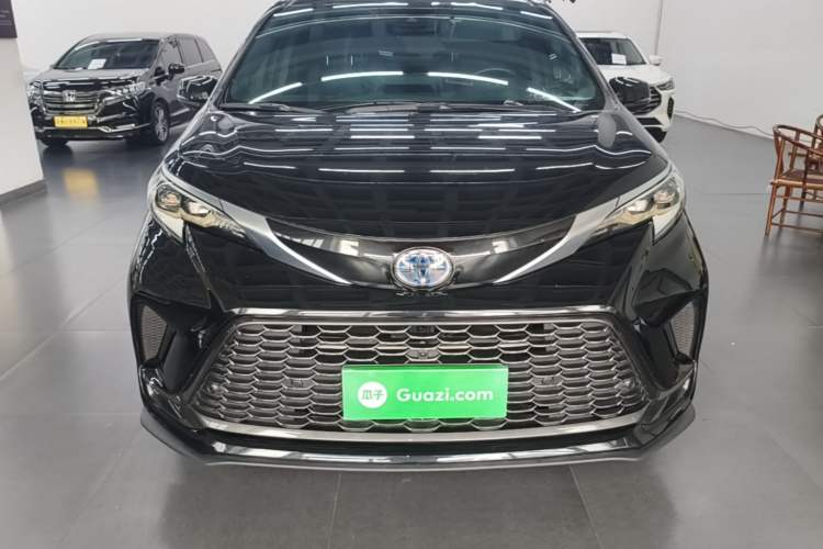 Used Toyota Granvia 2022 2.5L Hybrid Flagship Edition Front