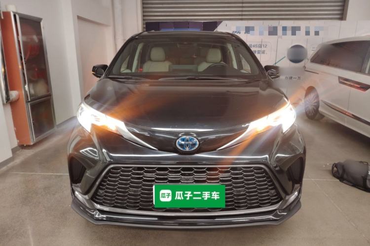 Used Toyota Granvia 2022 2.5L Hybrid Premium Edition Front