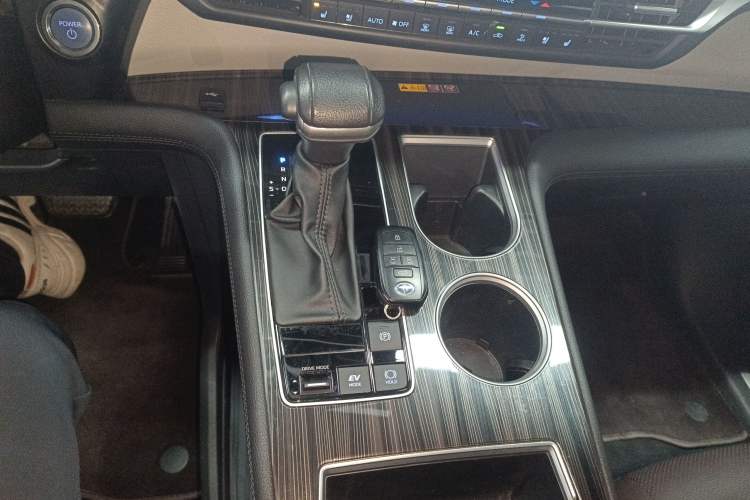 Used Toyota Granvia 2022 2.5L Hybrid Flagship Edition Gear Lever
