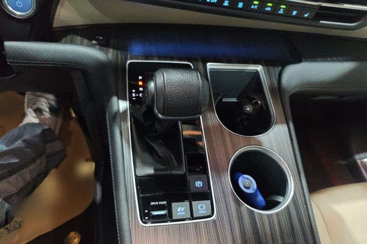 Used Toyota Granvia 2022 2.5L Hybrid Prestige Edition Gear Lever