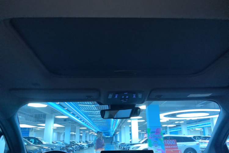 Used Toyota Granvia 2022 2.5L Hybrid Premium Edition Headliner