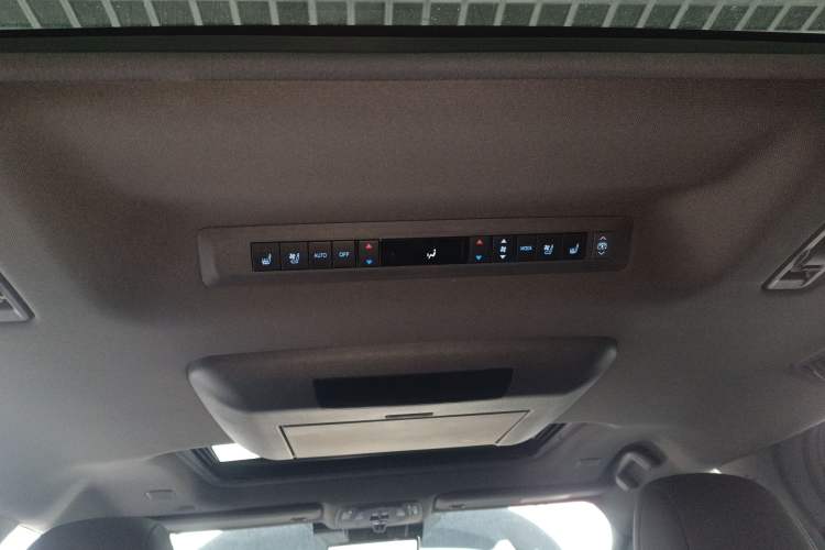 Used Toyota Granvia 2022 2.5L Hybrid Flagship Edition Headliner