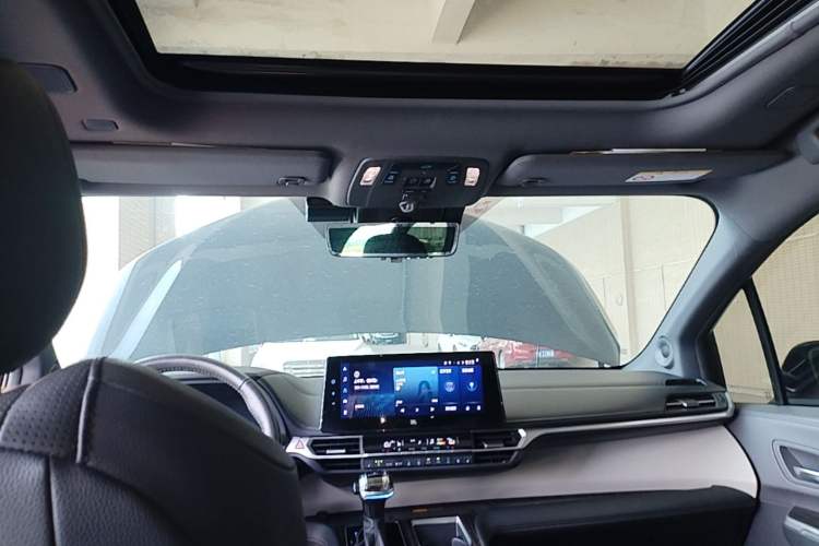 Used Toyota Granvia 2022 2.5L Hybrid Flagship Edition Headliner