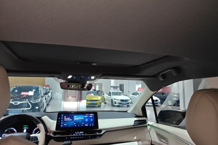 Used Toyota Granvia 2022 2.5L Hybrid Premium Edition Headliner