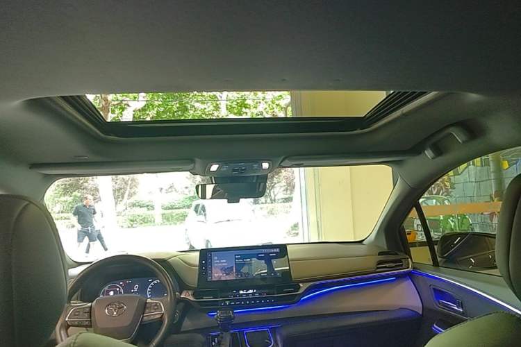 Used Toyota Granvia 2022 2.5L Hybrid Prestige Edition Headliner